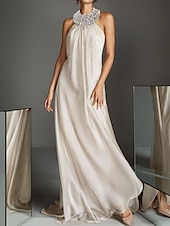 preiswerte WEISS-Sheath Abendkleid Schönes Rücken Kleid Hochzeitsgast Partymode Sweep  Brush Train Ärmellos Halter Dekolleté Chiffon mit Perlen Pailletten Drapierung 2025