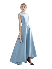 abordables Robes de fête-Robe de soirée en A Robe rouge verte Invité de mariage Tenue de fête Asymétrique Sans manches Col bijou Satin avec un style épuré pour impressionner 2025