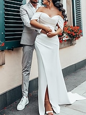 abordables robes de mariée décontractées-Robes de mariage simples décontractées Hall robe fourreau décolleté dégagé manches courtes traîne de cour satinée avec fente froncée avant 2025