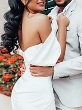 abordables robes de mariée décontractées-Robes de mariage simples décontractées Hall robe fourreau décolleté dégagé manches courtes traîne de cour satinée avec fente froncée avant 2025
