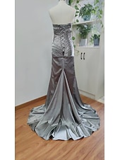 preiswerte GRAU-Meerjungfrau Sequin Abendkleid Elegantes Kleid Hochzeitsgast Formal Abend Sweep  Brush Train Ärmellos Trägerlos Satin mit Kristallen Maskerade Kleid um zu beeindrucken 2025