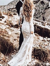 preiswerte lässige Brautkleider-Strandhochzeit Strand Einfaches Hochzeitskleid in Farbe Boho Hochzeitskleider Meerjungfrau Scoop Ausschnitt Lange Ärmel Gericht Zug Spitze Brautkleider Mit Applikationen