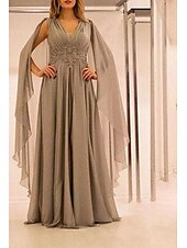 abordables JAUNE-Robe A-Line Plus Size Courbe Mère de la Mariée Robe Élégante Invité de Mariage Longueur de Sol Manche Courte Col V Chiffon avec Plis Broderie 2025