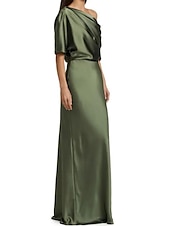 preiswerte GRÜN-Etui Kleid Mutter der Braut Hochzeitsgast Formelles Abendkleid Elegante Party Schulterfrei Zug-Länge Satin Halbelängliche Ärmel mit Raffung.