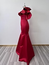 abordables ROUGE-Robe de Soirée Sirène Corsets Robe Invité de Mariage Formel Longueur de Sol Sans Manches Une Épaule Taffetas avec Volants Fleurs à l&#039;Épaule Robe Mascarade 2025
