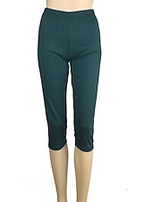 preiswerte Einfarbige Leggings-Damen Casual Sport Leggins Capri-Shorts Scrunch Hintern Shorts Elastische Taille Wadenlänge Hose Täglich Yoga elastisch Baumwollmischung Leicht Sport Hoher Taillenbund Schlank Graues Grün 7 Punkte