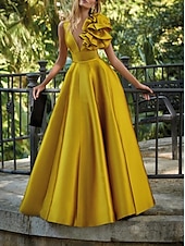 economico GIALLO-Abito da sera A-Line per matrimonio in spiaggia elegante abito formale per matrimonio lunghezza del pavimento senza maniche scollo a V in raso con fiore sulla spalla