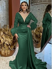 billige champagne-Mermaid Aftenkjole Elegant Kjole Formell Bryllup Domstol Tog Langermet V Utringning Sateng med Fjær Glitter Rynket Maskeradekjole