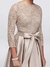 economico Lunghezza del pavimento-Abito A-Line per Madre della Sposa Ospite di Matrimonio Elegante Taglie Forti Alte Basse Scollo Gioiello Asimmetrico Satin Pizzo Maniche 3/4 con Sash  Nastro Applicazioni 2025 taglia personalizzata