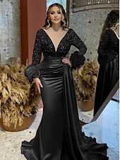 billige champagne-Mermaid Aftenkjole Elegant Kjole Formell Bryllup Domstol Tog Langermet V Utringning Sateng med Fjær Glitter Rynket Maskeradekjole