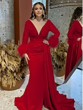 billige champagne-Mermaid Aftenkjole Elegant Kjole Formell Bryllup Domstol Tog Langermet V Utringning Sateng med Fjær Glitter Rynket Maskeradekjole