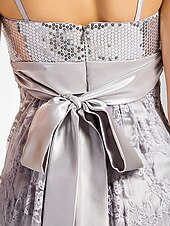 voordelige Bruiloften &amp; Feesten-Strak / kolom Geïnspireerd door vintage Jurk Formele avonden Militair gala Tot de grond Mouwloos Sweetheart halslijn Kant met Sjerp / Lint Drapering 2023