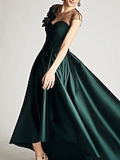 abordables Longueur de cheville-Robe de mariage invitée en A élégante robe de mariage invitée fête de mariage asymétrique sans manches décolleté en bijou satin avec fleur d&#039;épaule