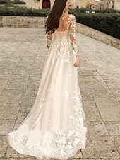 preiswerte Luxuriöse Hochzeitskleider-Strandhochzeit Strand Formal Hochzeitskleider A-Linie V-Ausschnitt Langarm Sweep  Brush Train Spitze Brautkleider mit Blume Einfarbig 2025