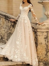 preiswerte Luxuriöse Hochzeitskleider-Strandhochzeit Strand Formal Hochzeitskleider A-Linie V-Ausschnitt Langarm Sweep  Brush Train Spitze Brautkleider mit Blume Einfarbig 2025