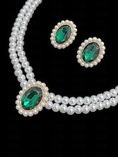 abordables Collier pour femme-ensemble élégant de collier de perles et de boucles d&#039;oreilles en pierres précieuses vertes – bijoux d&#039;inspiration vintage pour les occasions formelles