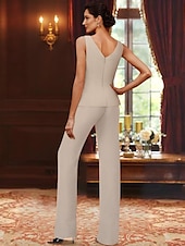 abordables Costumes-pantalons pour maman-Jumpsuit de mariage plage  costume 3 pièces mère de la mariée invitée de mariage formelle élégante luxueuse décolleté en V longueur sol chiffon dentelle sans manches wrap inclus avec perles paillettes