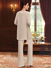 voordelige Broekpakken van mama-Strand Bruiloft Jumpsuit  Broekpak 3-delig Moeder van de Bruid Formele Bruiloft Gast Elegante V-Hals Vloerlengte Chiffon Kant Lange Mouw Jas met Apliques 2025