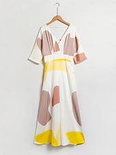 abordables Robes de vacances-robe longue en satin à fleurs avec poche pour invités de mariage et col en V