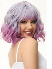 economico Parrucche trendy sintetiche-parrucca bob ondulata viola verde rosa con frangia parrucca viola ombre naturale capelli sintetici lunghezza delle spalle parrucche corte ricci per le donne