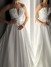 preiswerte WEISS-A-Linie Abendkleid Elegantes Kleid Hochzeitsball Kapellenzug Ärmellos Strapless Satin mit Raffungen 2025