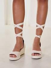 abordables Sandalias de Vacaciones-Mujer Sandalias Sandalias con cordones Sandalias con tiras Playa de Boho Sandalias con Cuña Tacón Cuña Bohemia Vacaciones Moda Ante Sintético Cordones Beige