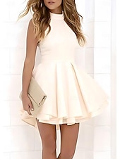abordables Robes de bal de rentrée scolaire-Robe de retour à la maison A-Line robe élégante pour vacances de graduation courte  mini sans manches col halter satin avec plis