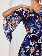 preiswerte Lässige Blumenkleider-Damen Minikleid A Linie Kleid Stilvoll Urlaub Täglich Lockere Passform Blumen Halbe Ärmel V Ausschnitt Dunkelblau Sommer