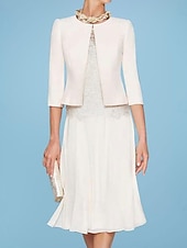 economico Set di abiti per la mamma-Due Pezzi Tubino Colonna Lunghezza al ginocchio Abito da invitata a nozze Abito da cerimonia per signora Manica 3/4 Collo gioiello Elegante Ospite di nozze Chiesa Chiffon Raso Pizzo Abiti Corti con