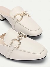 preiswerte Clogs &amp; Pantoletten für Damen-weiße Damen-Pantoletten aus Leder mit Strass-Schnalle – elegante Slipper zum Hineinschlüpfen für lässige und formelle Outfits