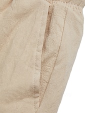  Per uomo Shorts Shorts di Lino Pantaloncini Estivi Shorts da Spiaggia Coulisse Elastico in vita Multi-tasche Semplice Lunghezza al ginocchio All'aperto Spiaggia Hawaiano Casual Verde militare Nero