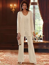 voordelige Broekpakken van mama-Strand Bruiloft Jumpsuit  Broekpak 3-delig Moeder van de Bruid Formele Bruiloft Gast Elegante V-Hals Vloerlengte Chiffon Kant Lange Mouw Jas met Apliques 2025
