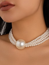 abordables Collar de mujer-Gargantilla de perlas con declaración para mujer: collar de perlas sintéticas de varias hebras con cuentas de gran tamaño, joyería de inspiración vintage para damas, ideal para cócteles y ocasiones