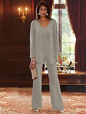 voordelige Broekpakken van mama-Strand Bruiloft Jumpsuit  Broekpak 3-delig Moeder van de Bruid Formele Bruiloft Gast Elegante V-Hals Vloerlengte Chiffon Kant Lange Mouw Jas met Apliques 2025