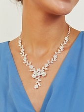 economico Collana da donna-elegante set di collana e orecchini da donna in zirconi e lega - perfetto per matrimoni e occasioni speciali