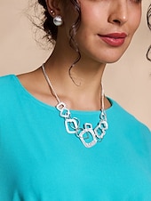 voordelige Dames ketting-dames geometrische zilveren statement ketting en oorbellen set – moderne gehamerde metalen sieraden voor feesten en formele evenementen
