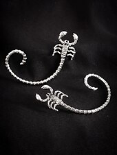 billige Halloween-tilbehør-edgy scorpion ear cuff – clip-on øredobber i gotisk punkstil for kvinner og menn, halloween og kostymesmykker