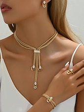 abordables Día de San Valentín-Conjunto de joyas de diamantes de imitación dorados para mujer: elegante collar, pulsera, aretes y anillo con diseño de cadena trenzada, perfecto para bodas y eventos formales.