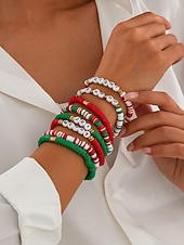 Χαμηλού Κόστους Χριστουγεννιάτικα αξεσουάρ-Χριστουγεννιάτικο σετ βραχιολιών με χάντρες γούρι – εορταστικά κόκκινα, πράσινα και λευκά στοιβαγμένα βραχιόλια με γούρια Άγιου Βασίλη, δέντρου και δώρων – ιδανικό για τη μόδα και τα δώρα των γιορτών