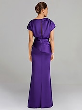abordables Longueur du plancher-Robe fourreau robe mère de la mariée robe formelle élégante épaule dénudée longueur sol satin manches courtes avec froncés couleur unie taille personnalisée gratuite