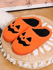 abordables Pour les femmes-Chaussons en polaire confortables sur le thème d&#039;Halloween pour femmes avec des motifs de citrouille et de crâne - chaussures d&#039;intérieur amusantes pour les fêtes d&#039;automne et d&#039;Halloween