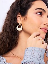 levne Dámská náušnice-elegantní kruhové náušnice ve zlatě a slonové kosti – moderní výrazné náušnice pro ženy, ideální pro běžné i formální příležitosti