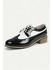 baratos década de 1950-Sapatos oxford vintage femininos de dois tons - brogue rosa e branco com cadarço e salto baixo para um estilo retrô e uso diário