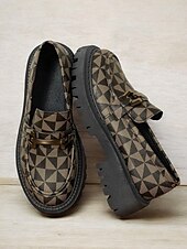 abordables Zapatillas sin cordones y mocasines de mujer-Mocasines gruesos con diseño geométrico para mujer con hebilla de metal: zapatos modernos sin cordones con suela dentada para un estilo informal y urbano