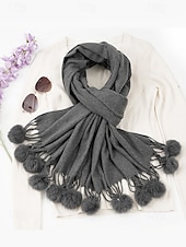 abordables Bufandas de mujer-Bufanda roja de invierno para mujer con borlas de pompones: una bufanda acogedora y elegante para el clima frío y los atuendos festivos