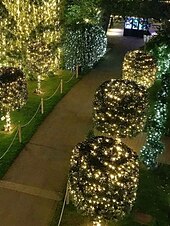 お買い得  太陽光発電-50m-500LED/100m-1000LED 屋外用高輝度銅線ライトストリング 大型ソーラーパネル 中庭の軒先 クリスマスツリー バルコニー フェンス 聖なる祭りの雰囲気 装飾用ライトストリング