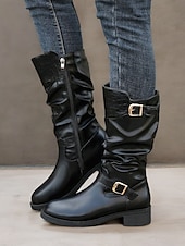 olcso Slouch Boots-fekete, lábszárközépig érő, lenge női csizma krokk-dombornyomott részletekkel és arany csatos díszítéssel – lezser és stílusos dizájn