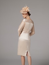 tanie Długość herbaty-Sukienka w Kształcie Sheath Garnitur Sukienka Matki Panny Młodej Elegancka Urocza Plus Size Dekolt Bateau Długość do Kolan Satynowa Rękaw 3/4 Długość Herbaciana z Wstążką  Kryształami Sukienka na