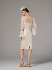 preiswerte Teelänge-Sheath Kleid Mutter der Braut Kleid Elegantes Vintage Luxuriös Juwelen-Hals Knie-Länge Satin Spitze Langarm Tee-Länge mit Applikationen