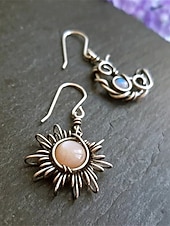 economico Orecchino da donna-orecchini pendenti vintage con sole e luna - gioielli celestiali color argento con accenti di perle e cristalli per le donne, perfetti per look boho e casual